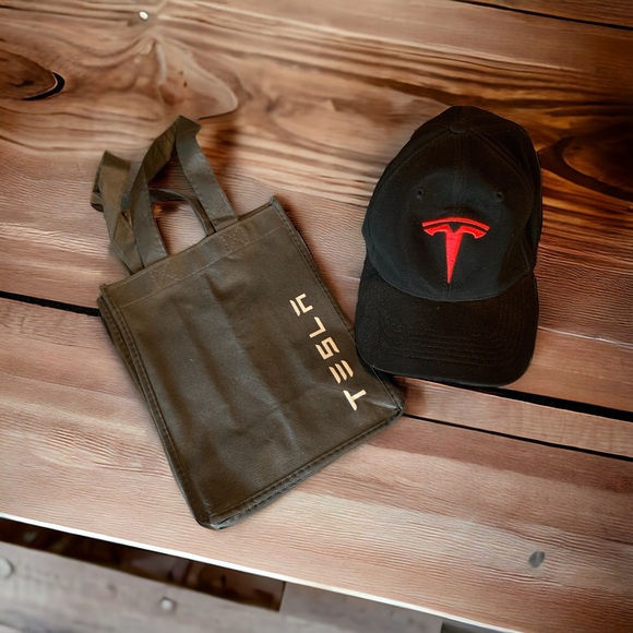 Tesla authentic baseball cap and bag . Black & red . Size S/M - Picture 1 of 2